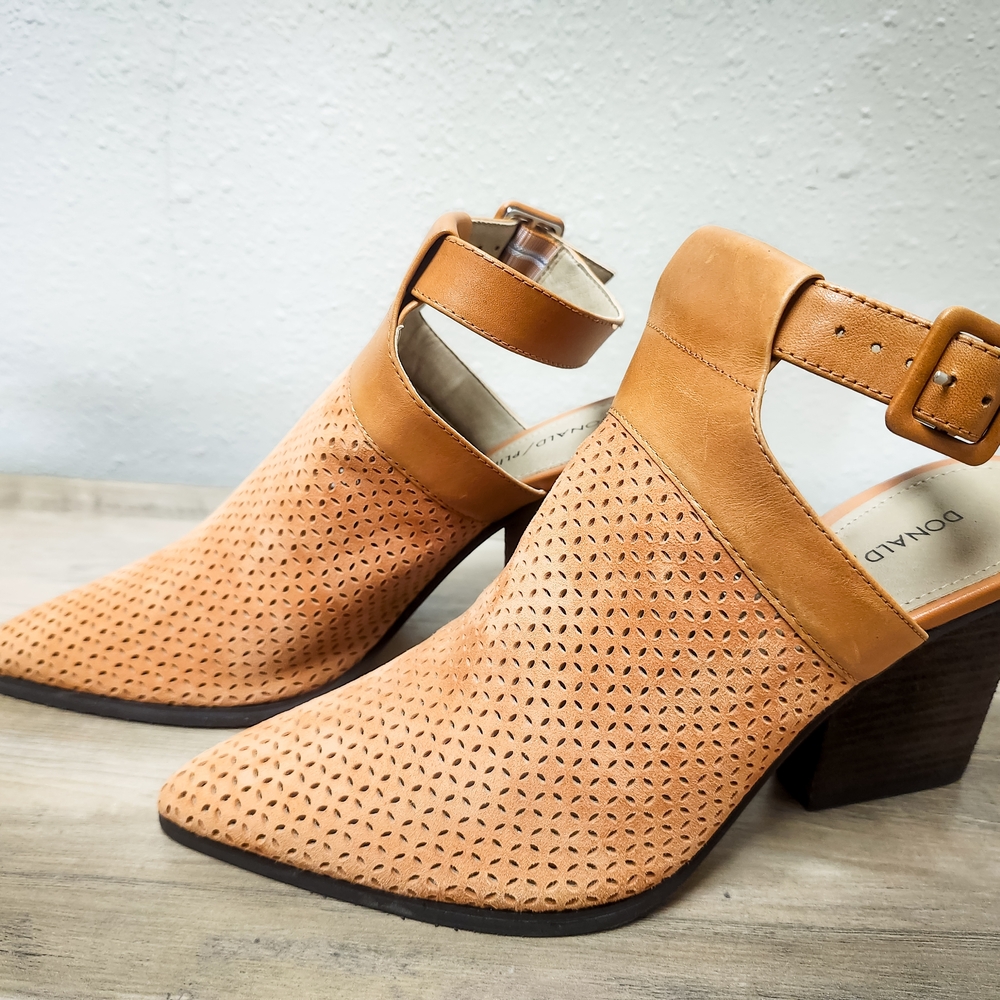 Donald J Pliner Leather Perforated Ankle Strap Heels Tan Block Heel Mule 8M